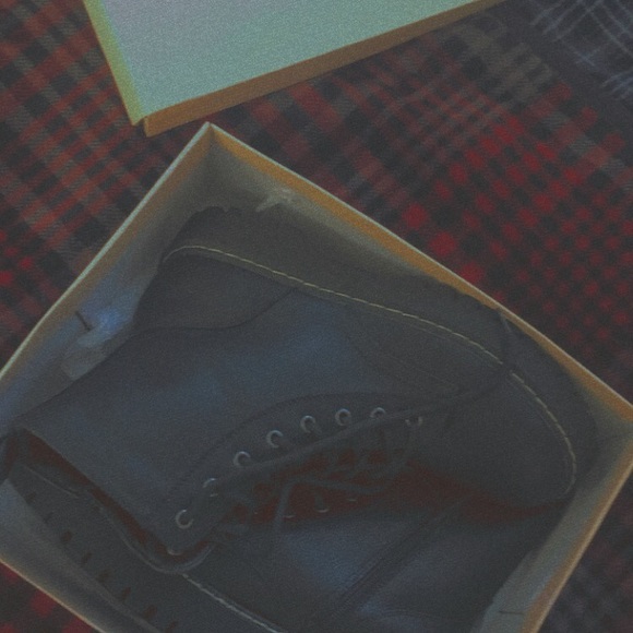 boots - Picture 1 of 5